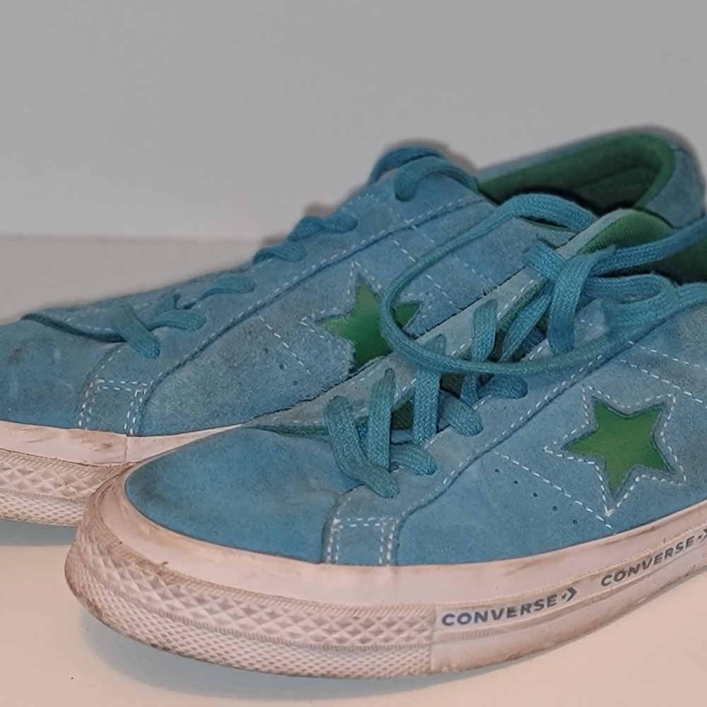 Women's converse lightly worn